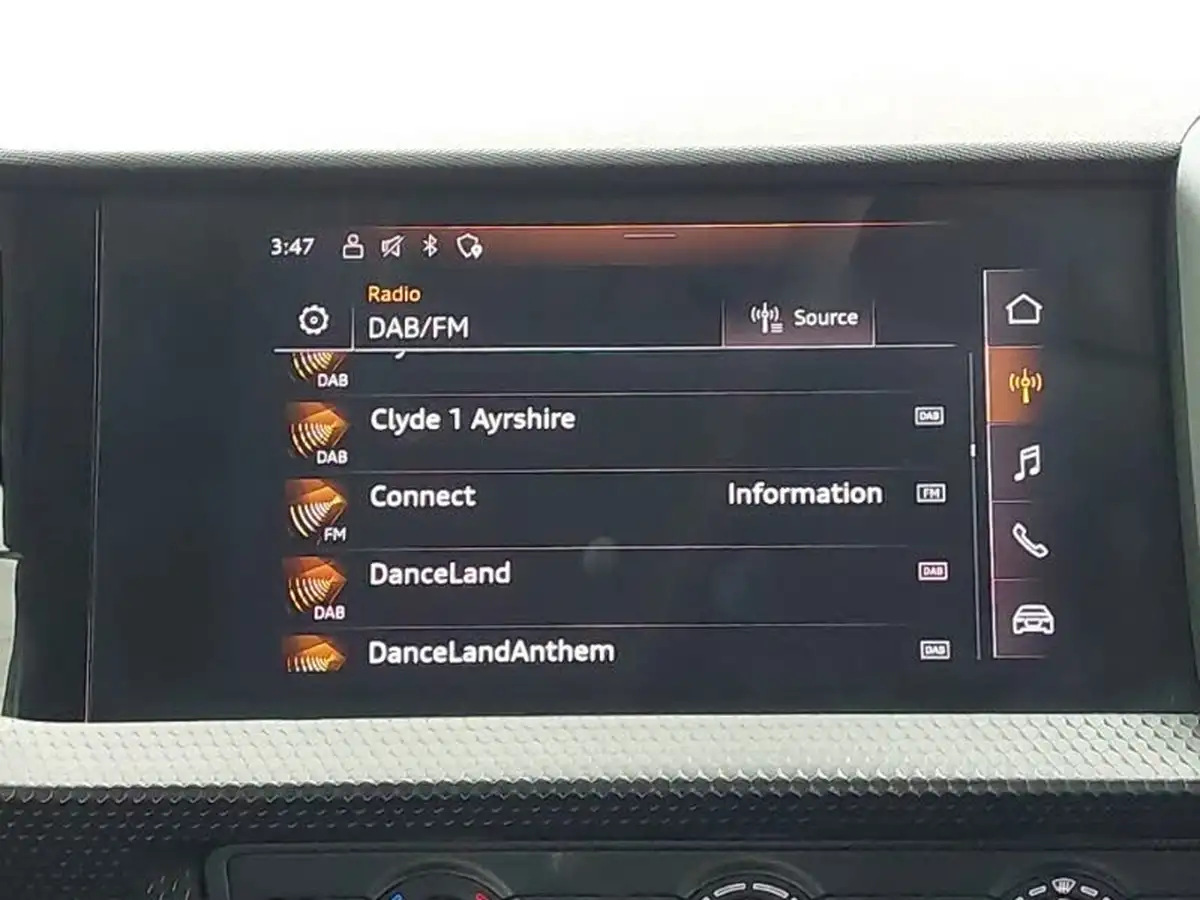 2022-audi-a1-10-25-tfsi-technik-big-15