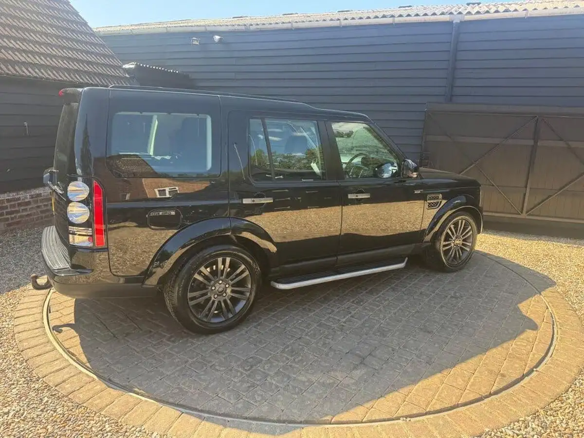2016-land-rover-discovery-4-30-sd-v6-graphite-big-26