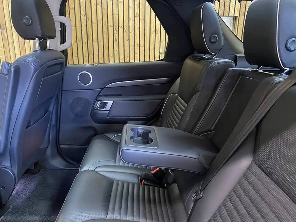 2020-land-rover-discovery-30-sd6-hse-big-47