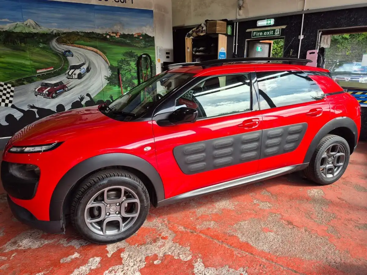 2017-citroen-c4-cactus-12-puretech-feel-82ps-big-4