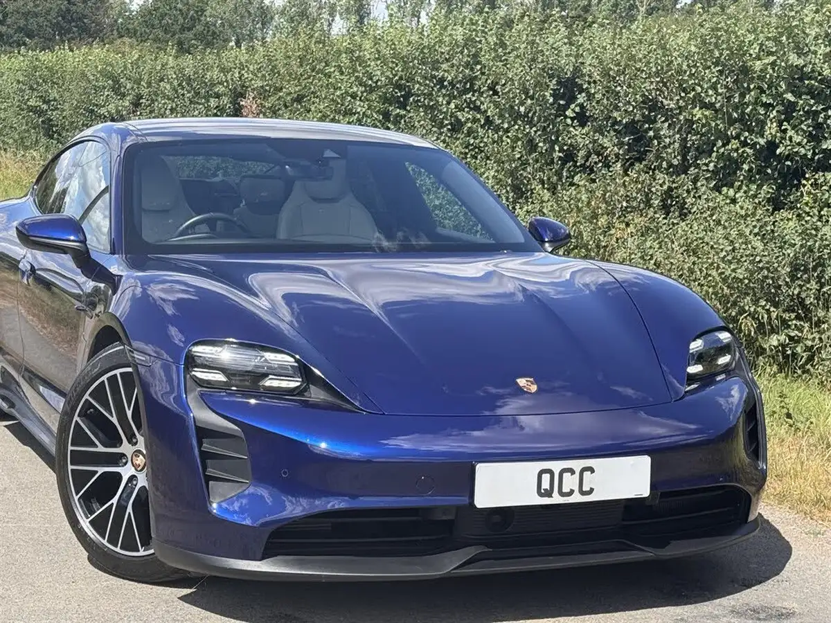 2020-porsche-taycan-e-4s-571ps-performance-battery-plus-big-24