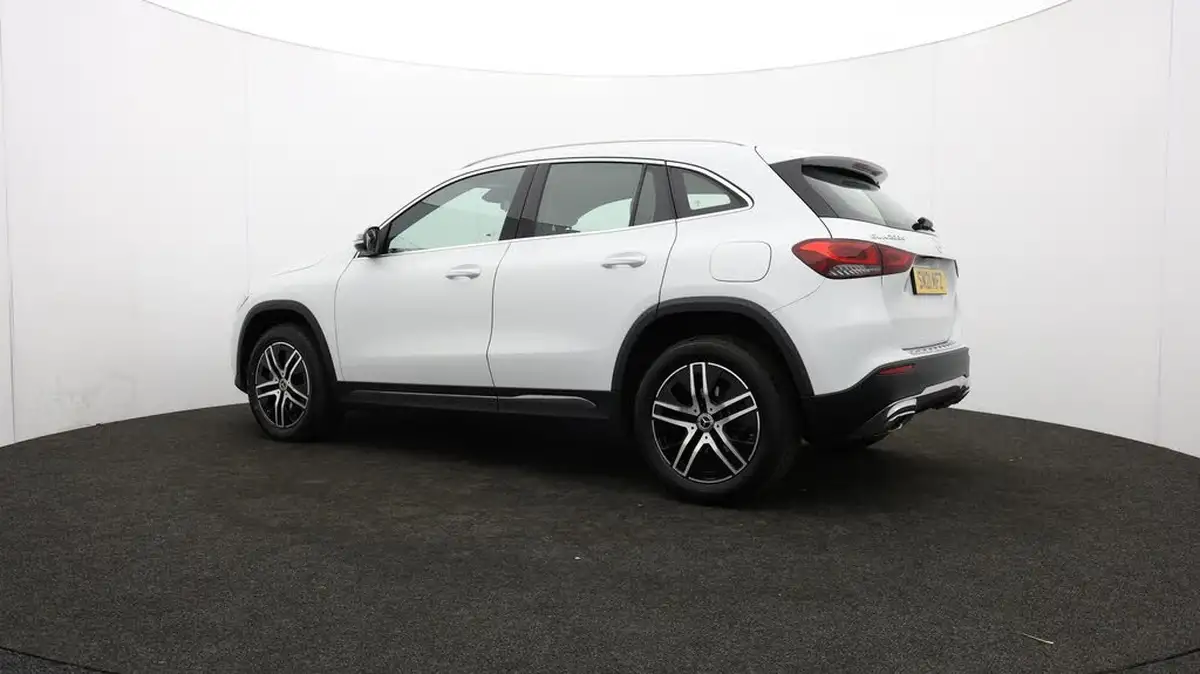 2021-mercedes-benz-gla-class-20d-gla-200d-sport-big-69