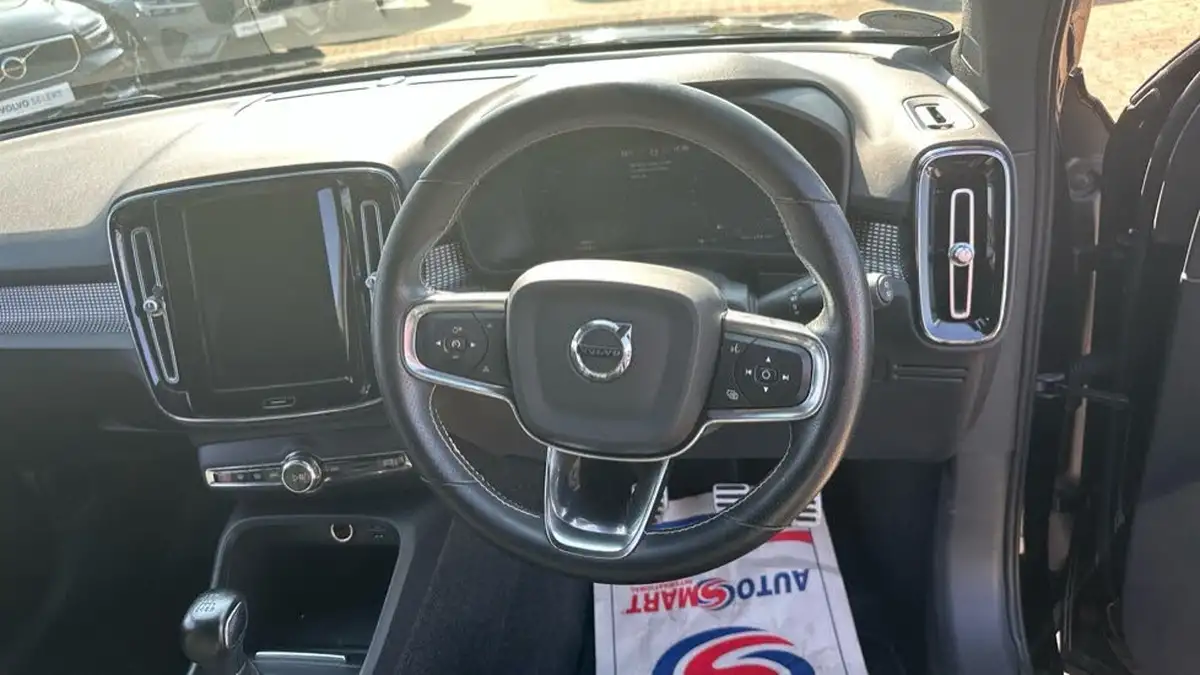 2021-volvo-xc40-15-t3-r-design-161bhp-big-9