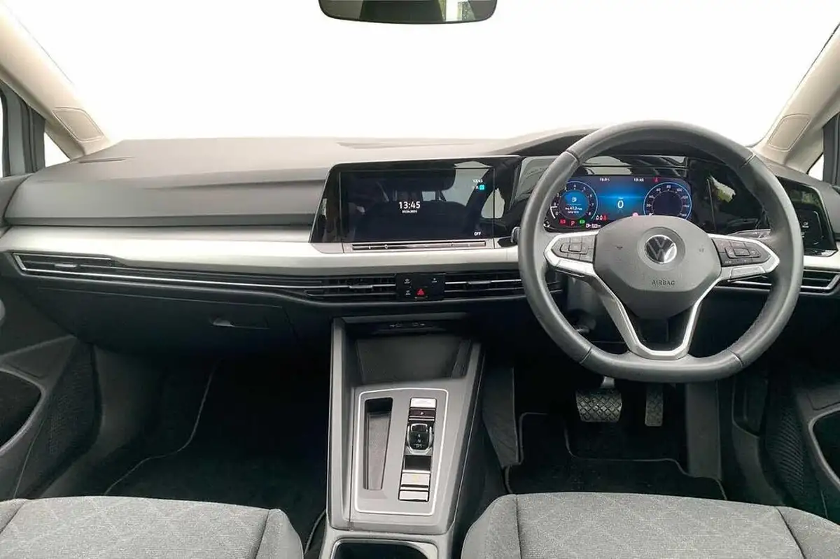 2021-volkswagen-golf-15-etsi-life-150ps-hatchback-big-9