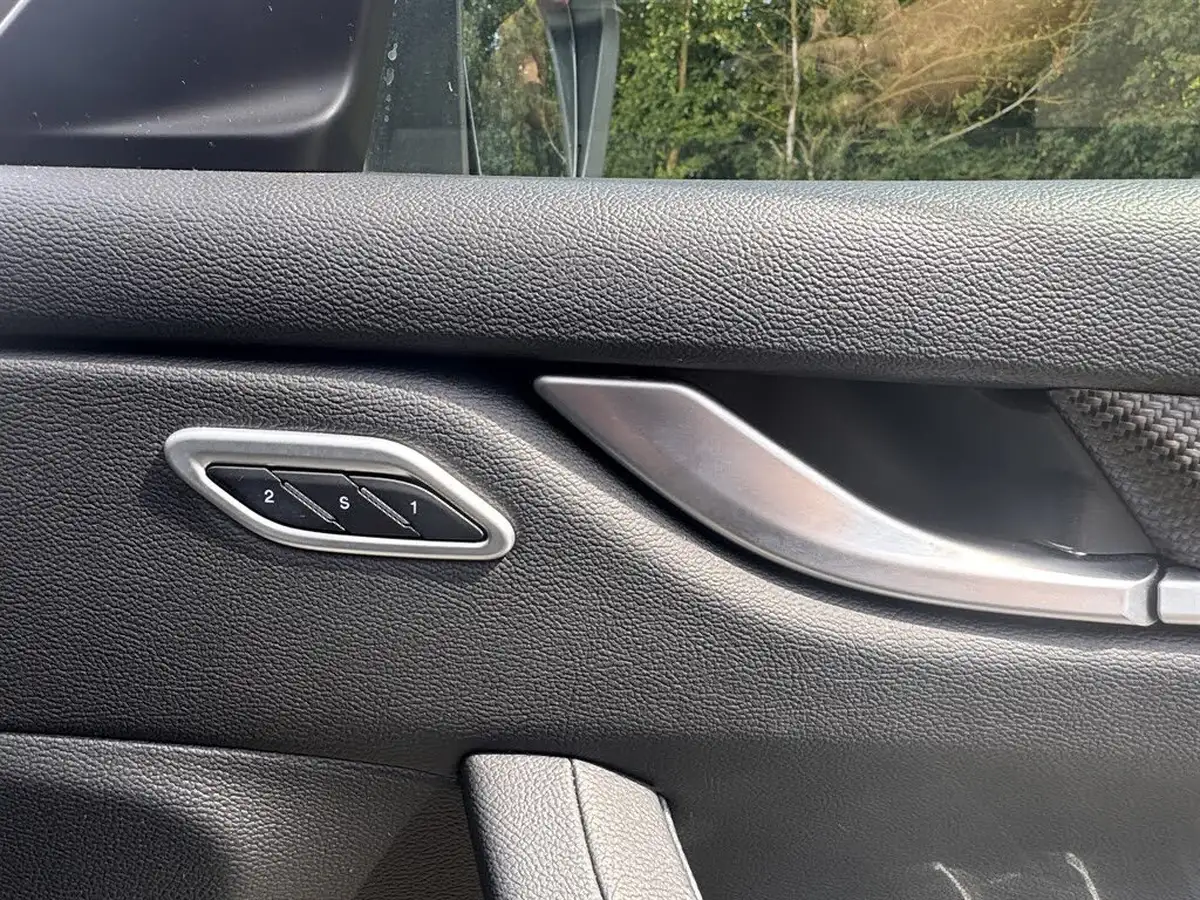 2020-maserati-levante-30-gransport-big-21