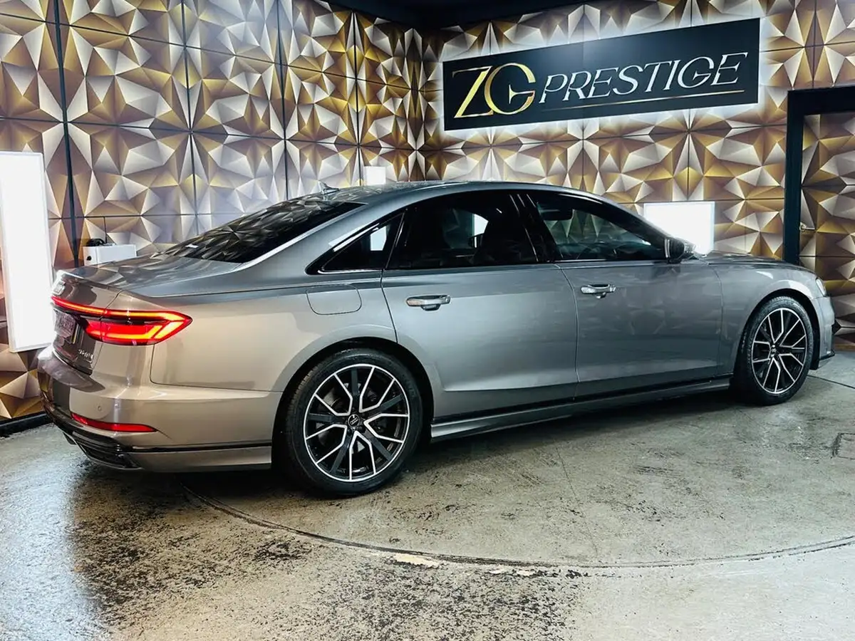 2020-audi-a8-30-55-tfsi-black-edition-big-6