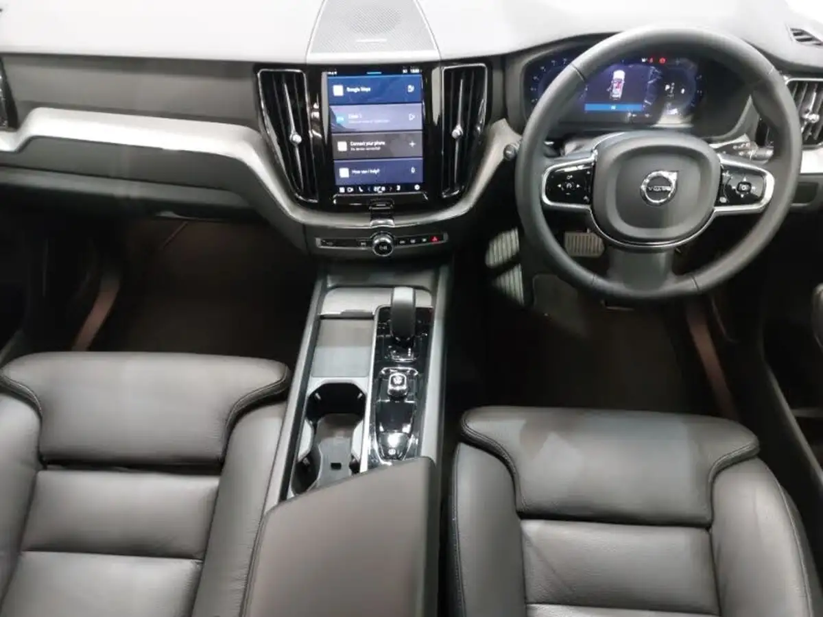 2023-volvo-xc60-20td-b4-plus-big-2