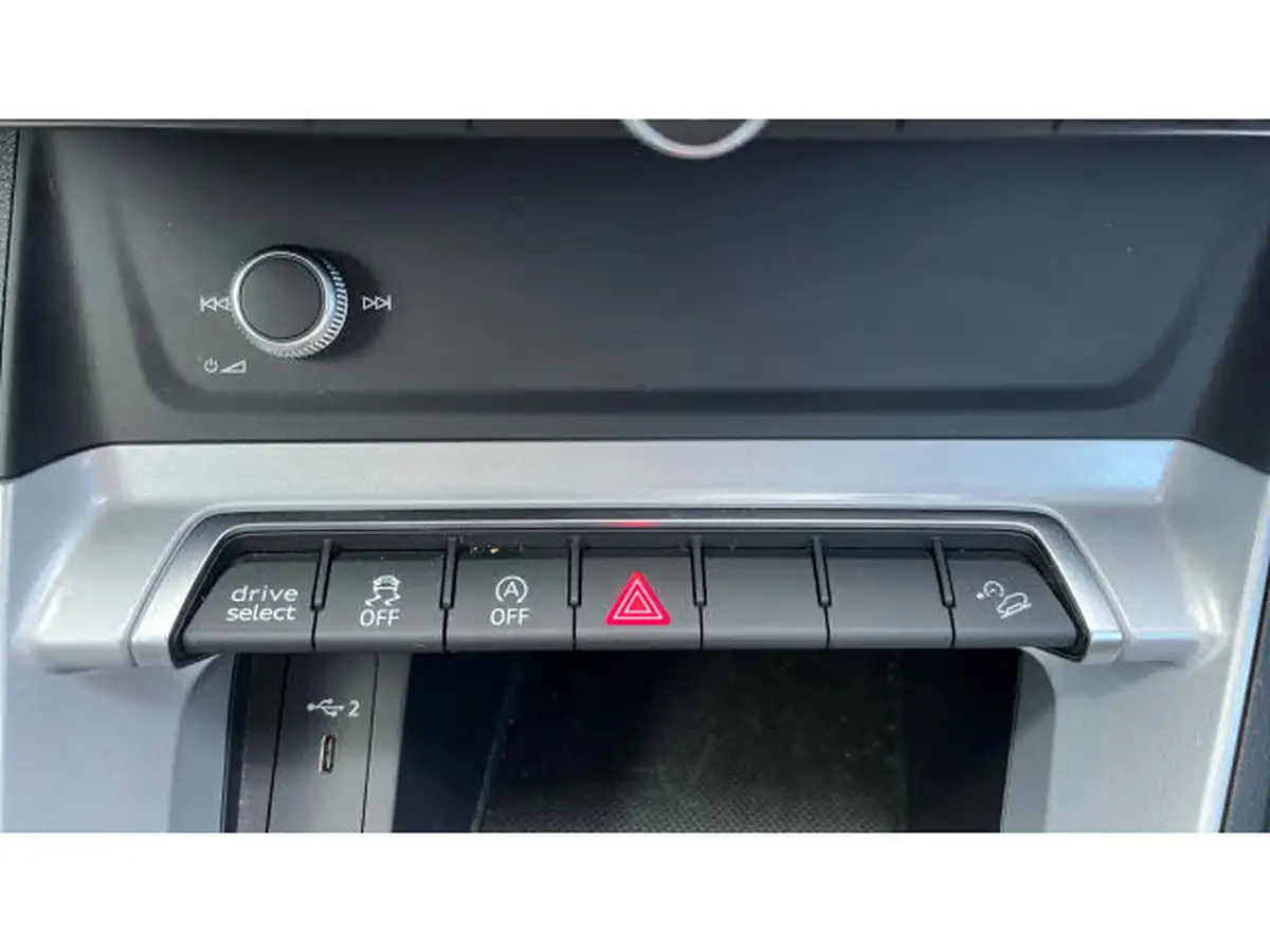 2022-audi-q3-15-35-tfsi-cod-sportback-s-tronic-big-38