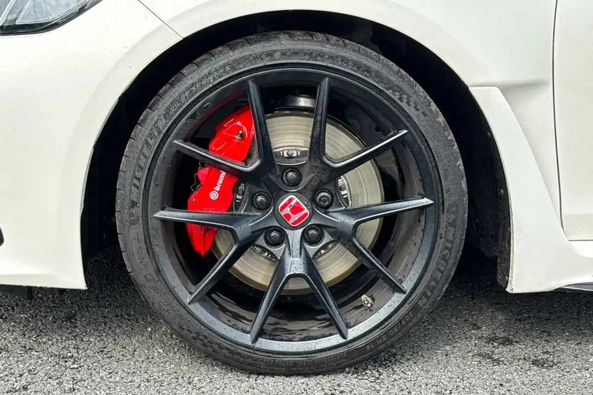 2023-honda-civic-20-i-vtec-type-r-big-14