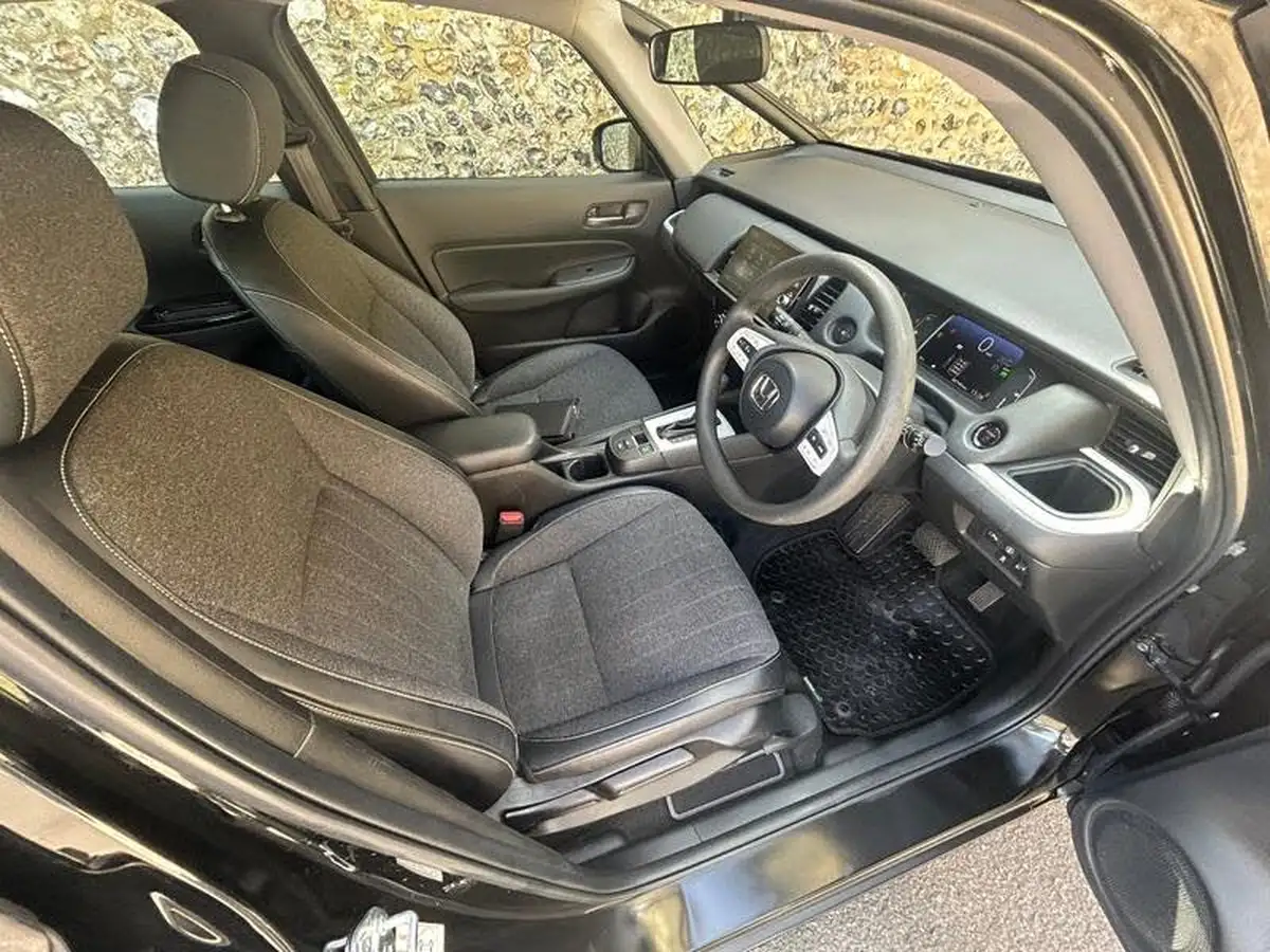 2020-honda-jazz-15-i-mmd-sr-big-16