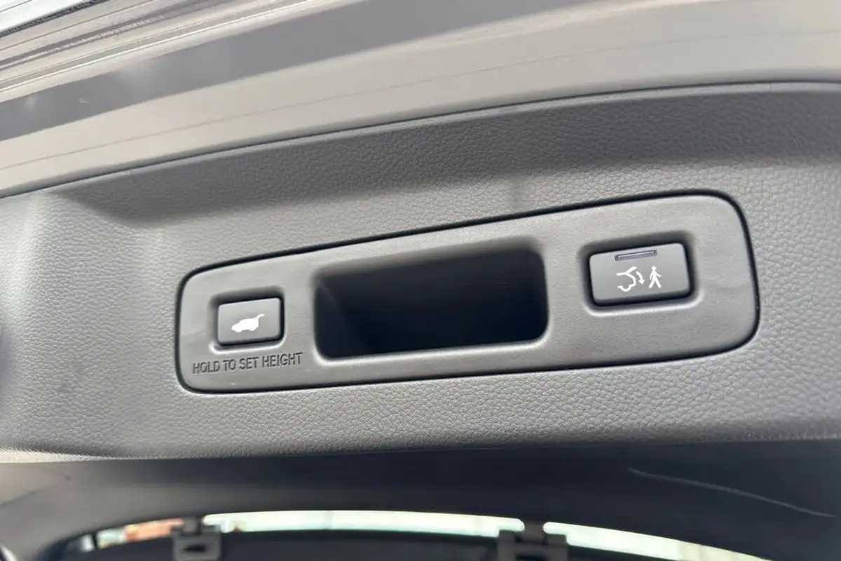 2025-honda-hr-v-15-i-mmd-advance-big-24