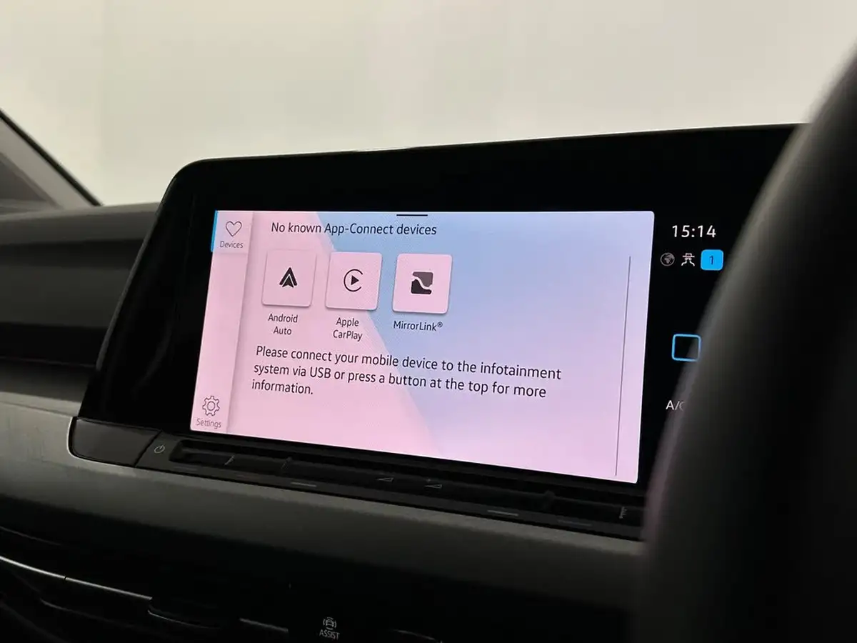 2022-volkswagen-golf-15-tsi-life-150ps-hatchback-big-22