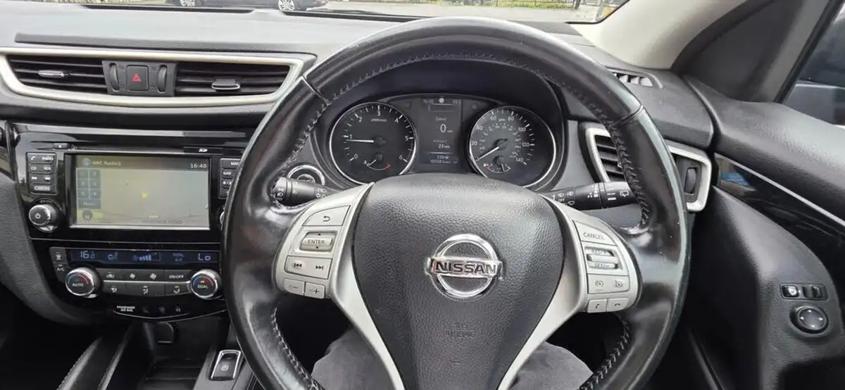 2014-nissan-qashqai-15dci-acenta-premium-big-14