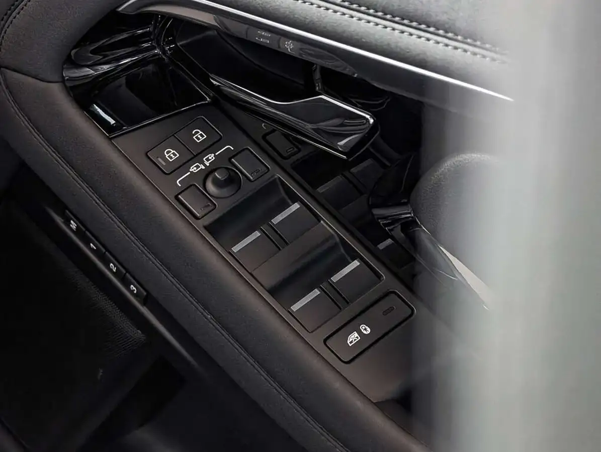 2022-land-rover-range-rover-evoque-15-p300e-r-dynamic-se-big-30