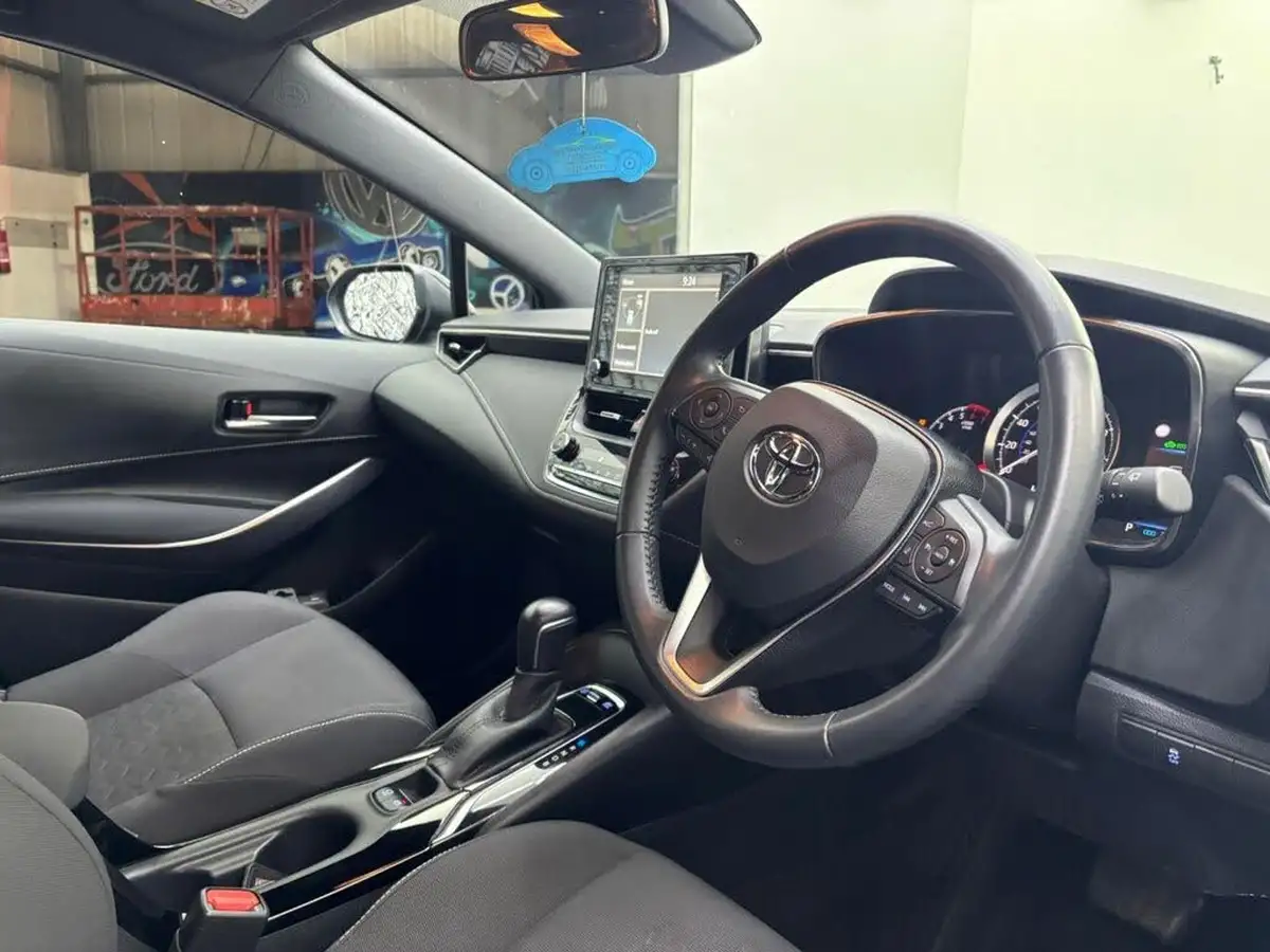 2020-toyota-corolla-18-vvt-i-icon-spare-wheel-hatchback-5d-big-20
