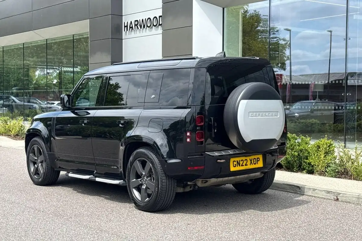 2022-land-rover-110-defender-20-p400e-x-dynamic-hse-big-15