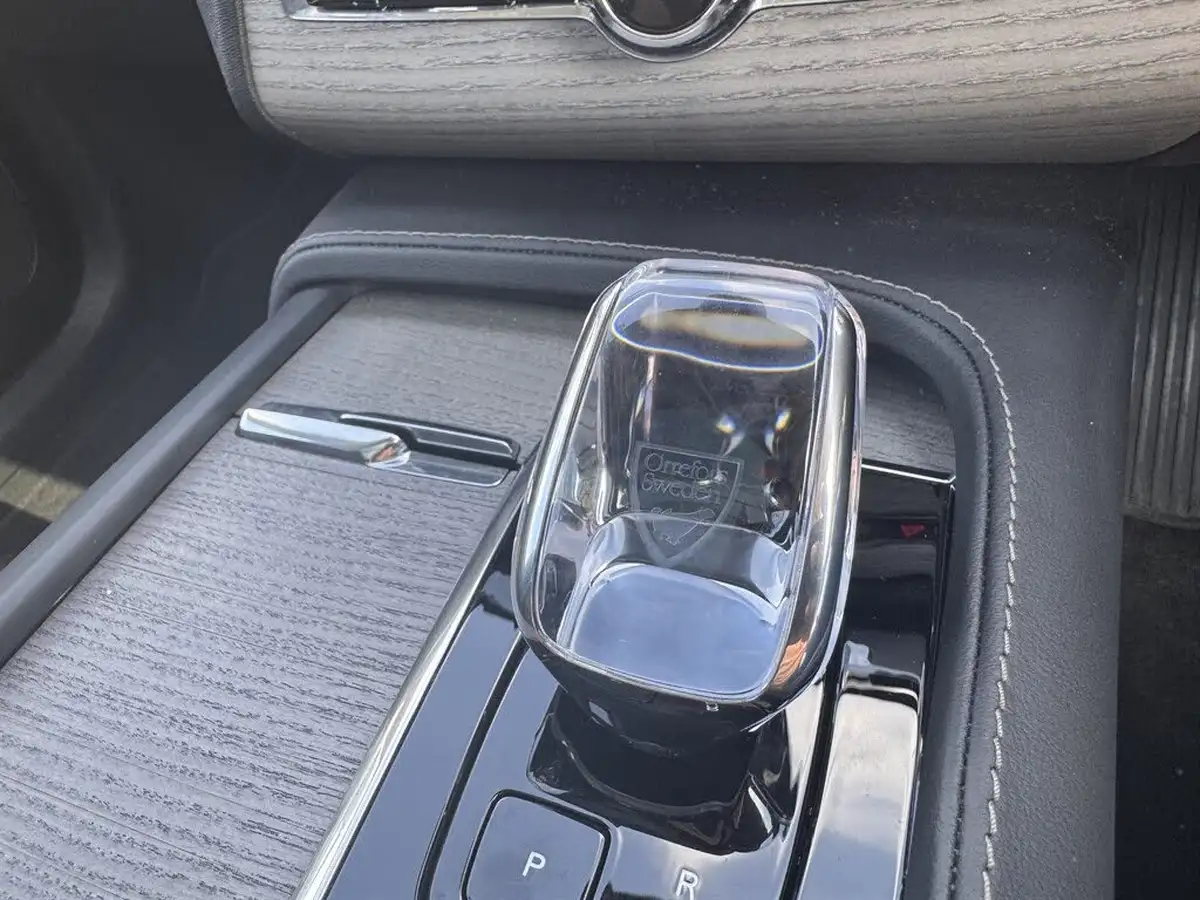 2024-volvo-xc90-20-b6-ultimate-big-11
