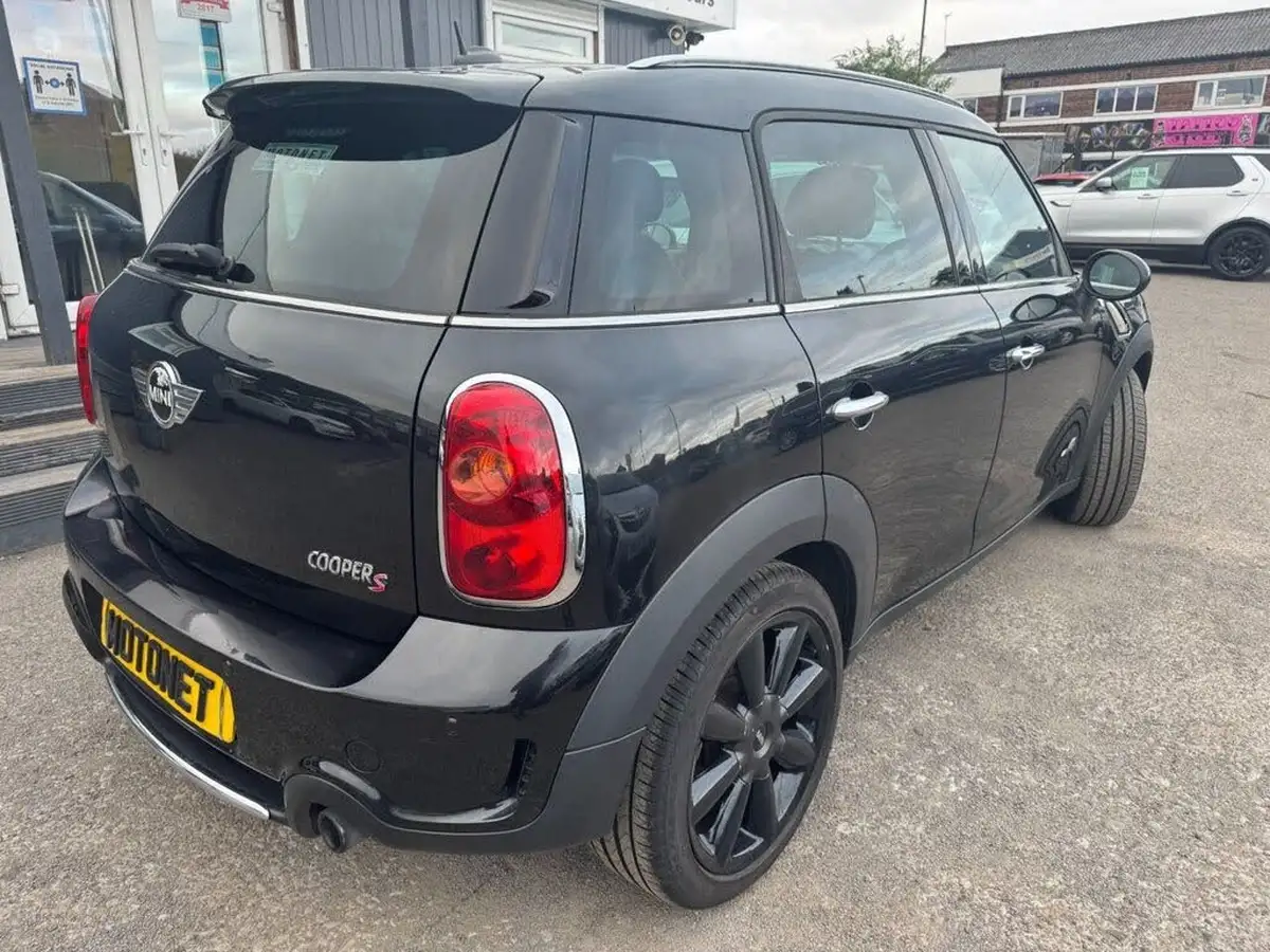 2011-mini-countryman-16-cooper-s-190bhp-all4-big-17