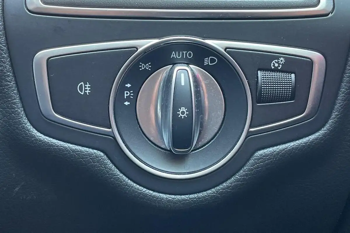 2021-mercedes-benz-c-class-20d-c220d-amg-line-edition-premium-coupe-big-42