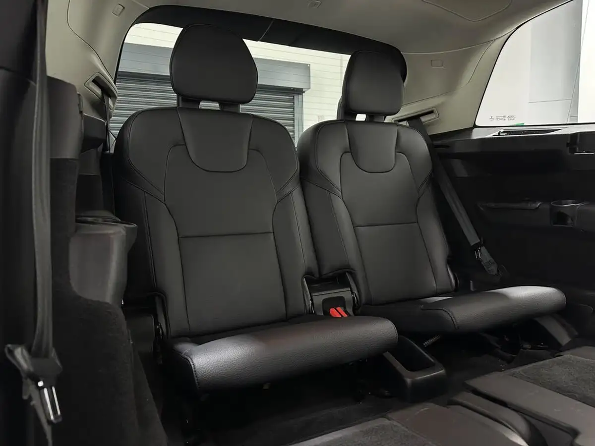 2017-volvo-xc90-20td-d5-momentum-awd-auto-big-43