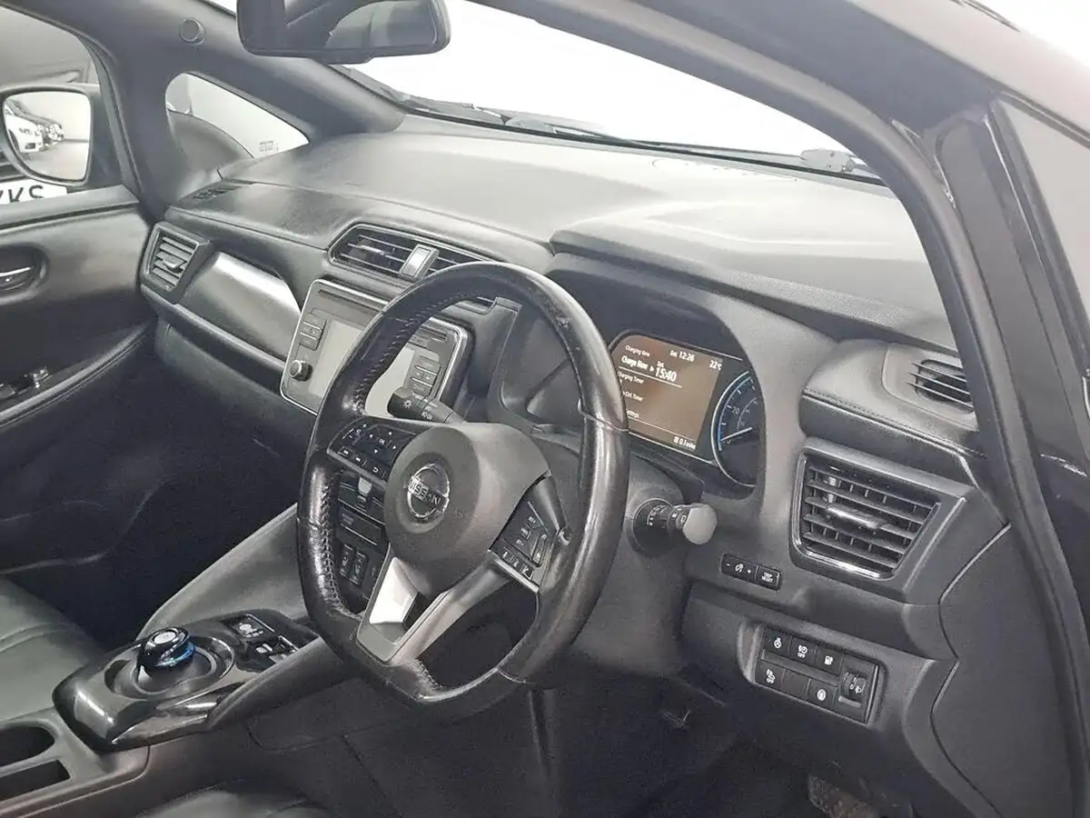 2019-nissan-leaf-e-n-connecta-big-11