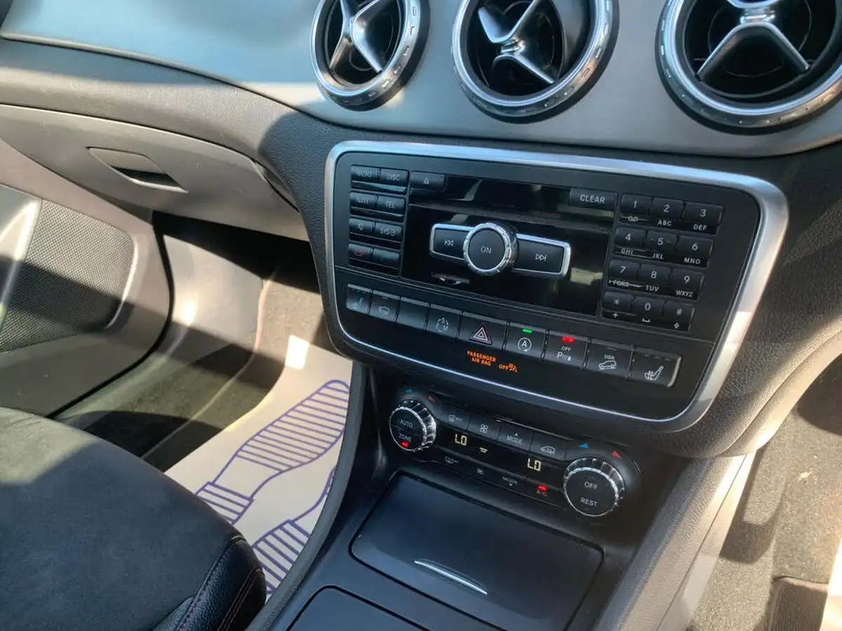 2015-mercedes-benz-gla-class-21cdi-amg-line-168bhp-premium-plus-4matic-big-21