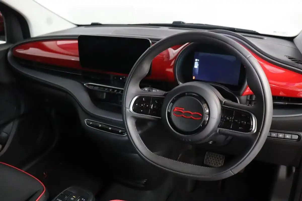 2022-fiat-500-e-red-117bhp-big-27