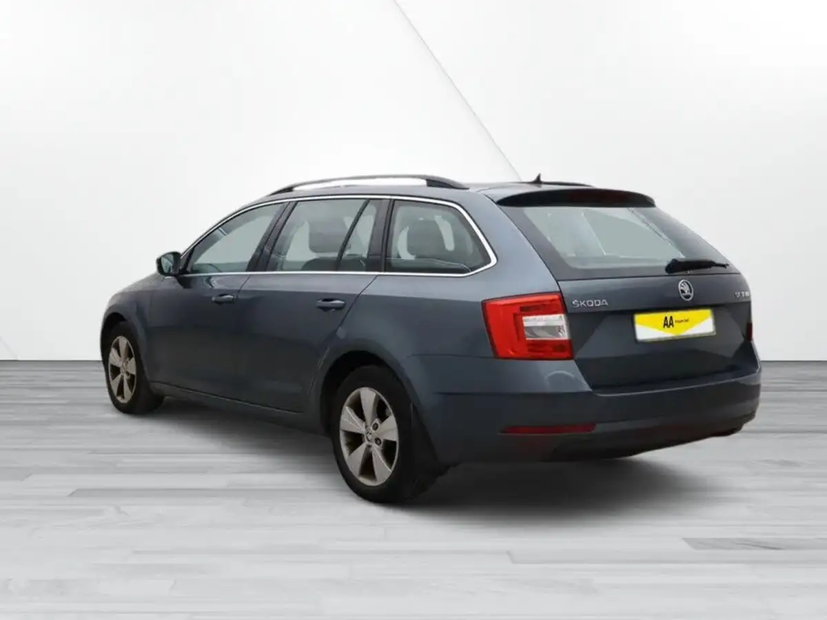 2018-skoda-octavia-16tdi-se-technology-estate-dsg-big-3