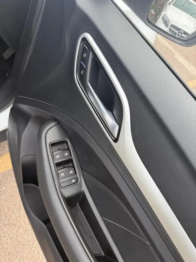 2021-mg-zs-suv-e-exclusive-ev-big-15