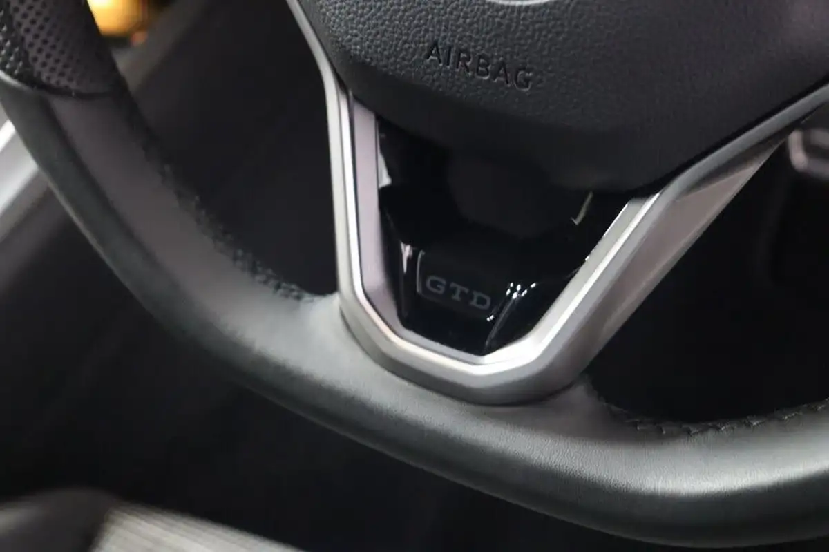 2021-volkswagen-golf-20tdi-gtd-big-22