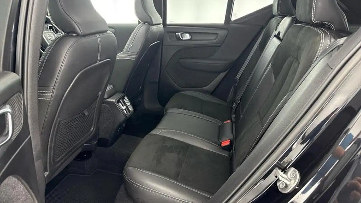 2022-volvo-xc40-15-t3-r-design-auto-big-36