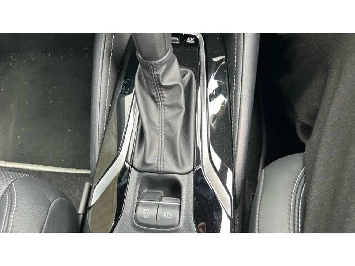 2023-toyota-corolla-20-vvt-i-excel-193bhp-hatchback-big-29