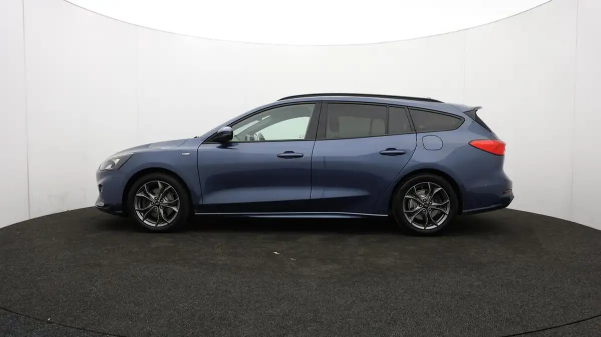 2021-ford-focus-15-st-line-estate-big-70