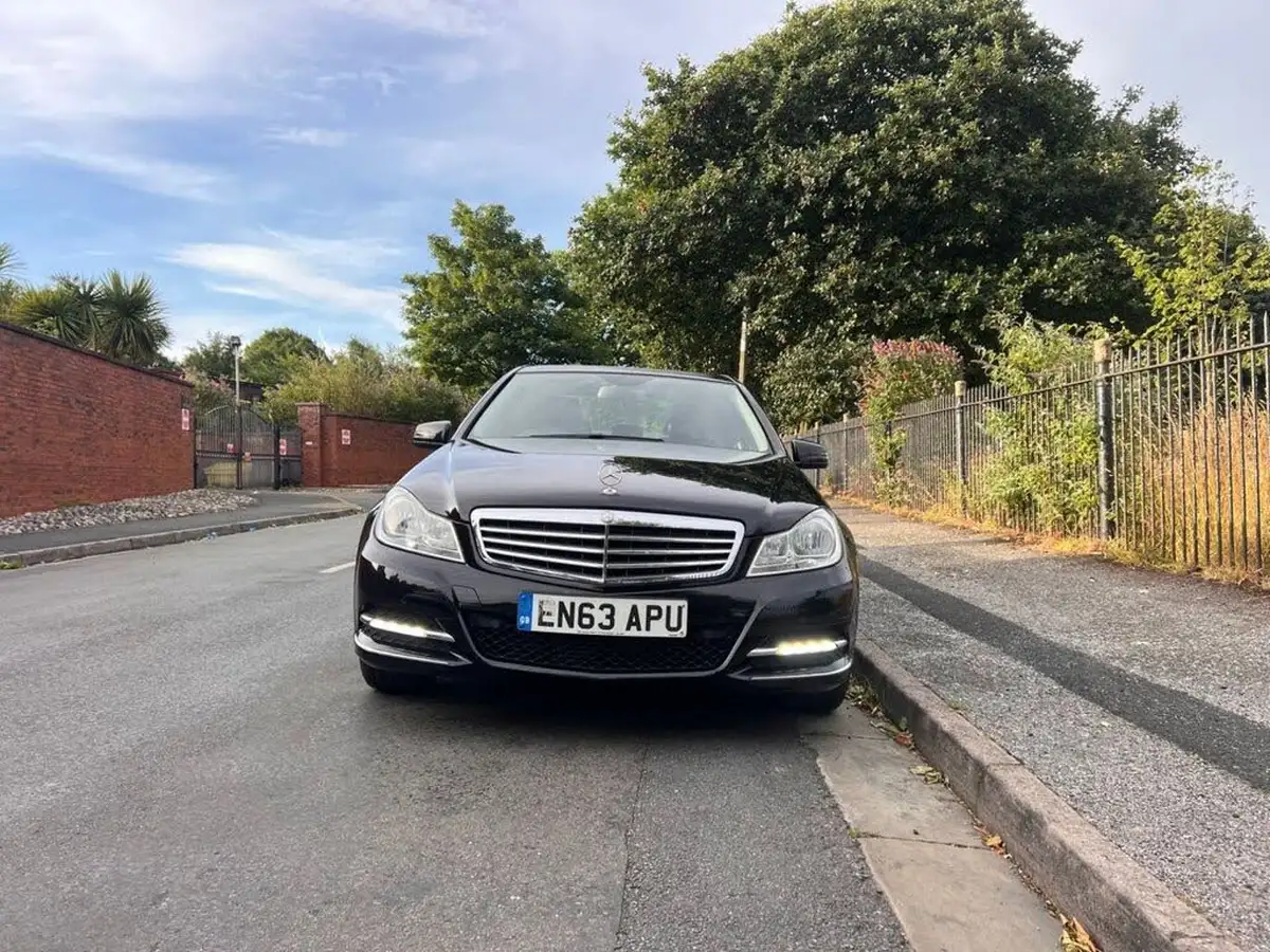 2013-mercedes-benz-c-class-21td-c220-cdi-executive-se-m-pilot-21cdi-blue-f-saloon-4d-7g-tronic-plus-big-9