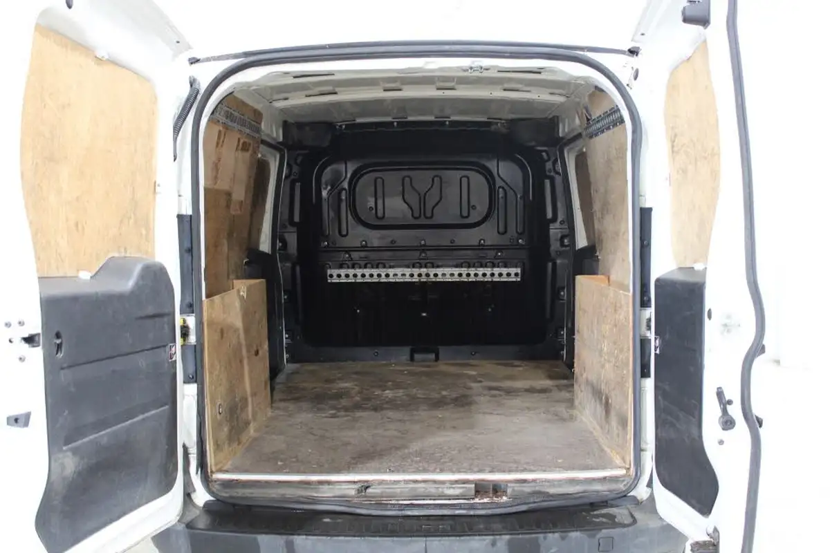 2021-fiat-doblo-cargo-16td-l2h1-maxi-tecnico-105bhpeu6dt-panel-van-big-10