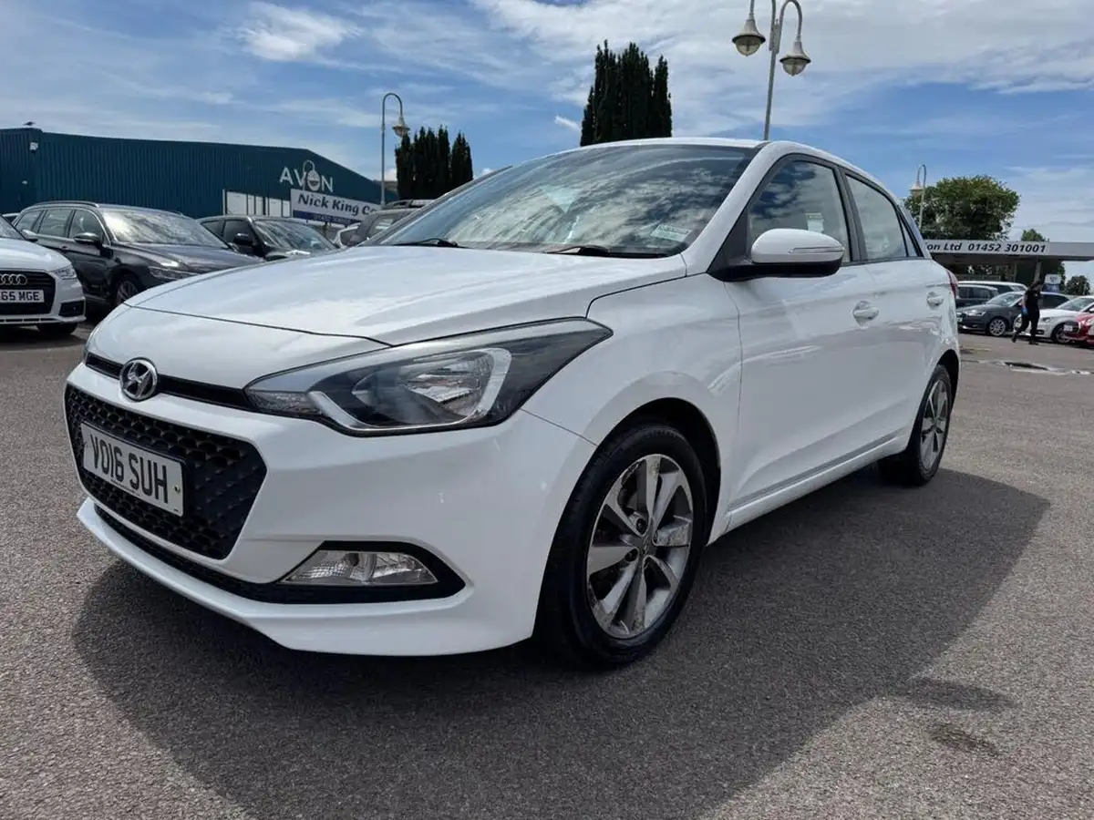 2016-hyundai-i20-12-blue-drive-se-hatchback-5d-big-5