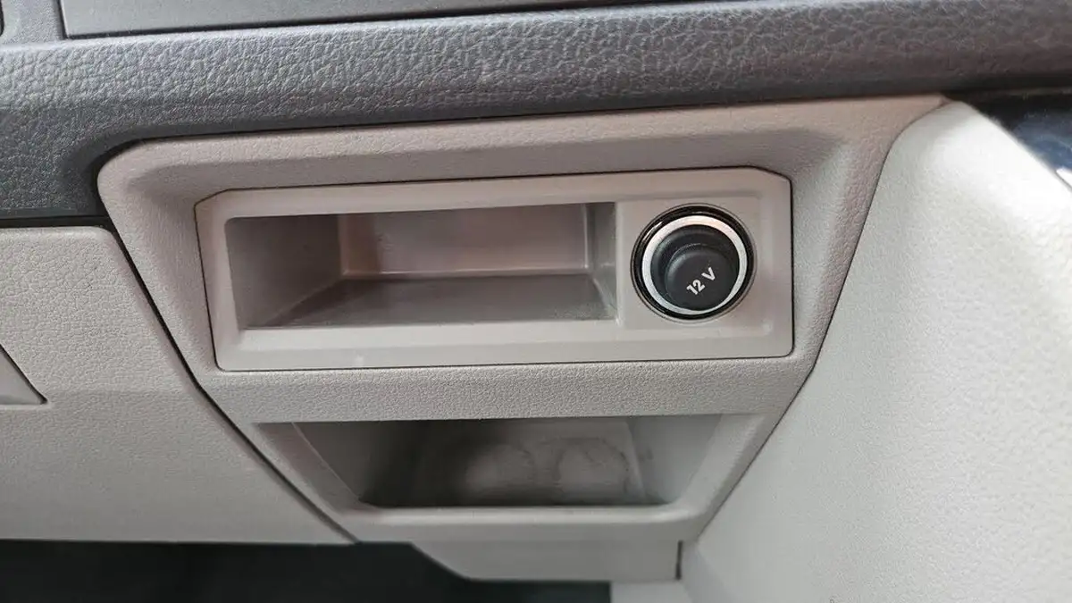 2018-volkswagen-transporter-20bitdi-t30-highline-bmt-swb-panel-van-dsg-big-44