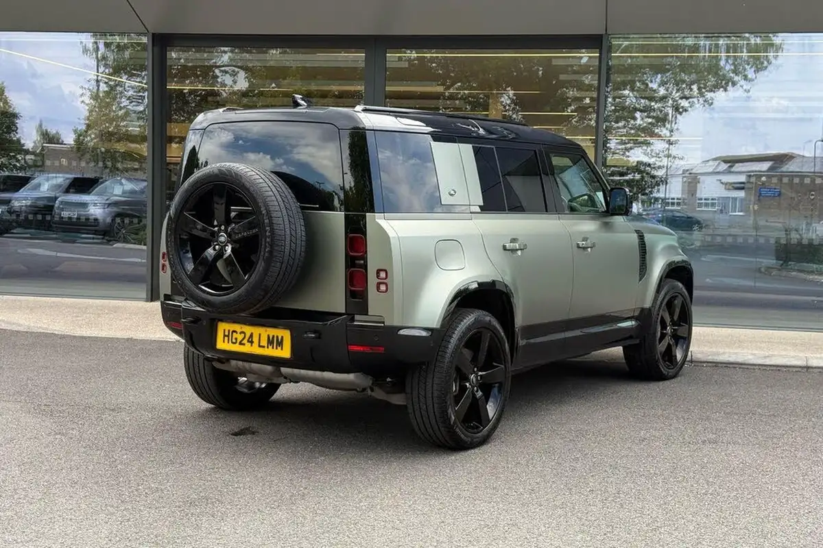 2024-land-rover-110-defender-30-d300-x-dynamic-hse-big-6