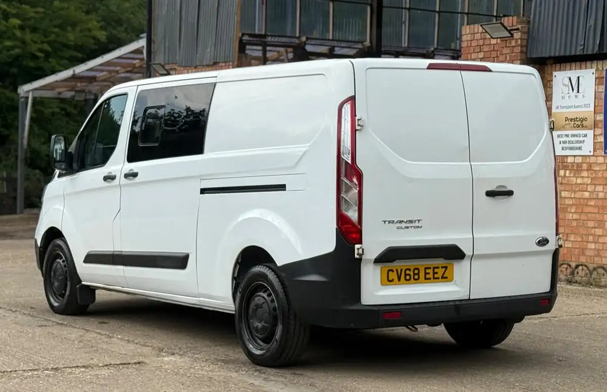 2018-ford-transit-custom-20tdci-300-l2h1-105pseu6-panel-van-big-6