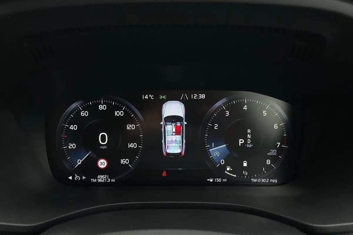 2021-volvo-xc60-20-b5-r-design-big-44