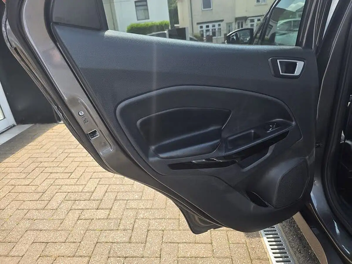 2018-ford-ecosport-10t-st-line-125ps-big-26