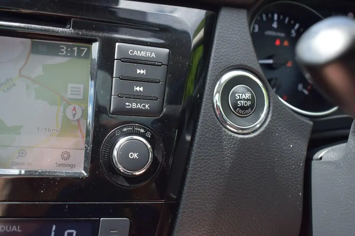 2020-nissan-qashqai-13-dig-t-n-connecta-160ps-auto-big-13