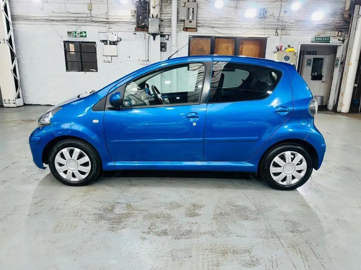 2009-toyota-aygo-10-aygo-blue-5d-mmt-big-7