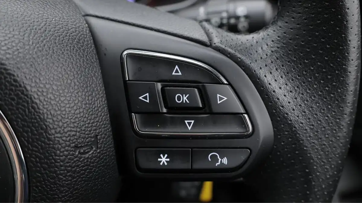 2019-mg-zs-suv-15-vti-tech-exclusive-105bhp-big-23