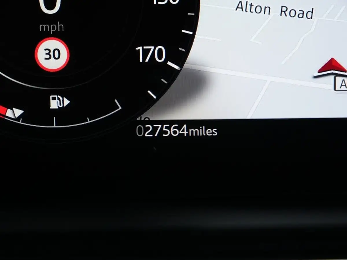 2021-land-rover-range-rover-evoque-15-p300e-r-dynamic-se-big-34