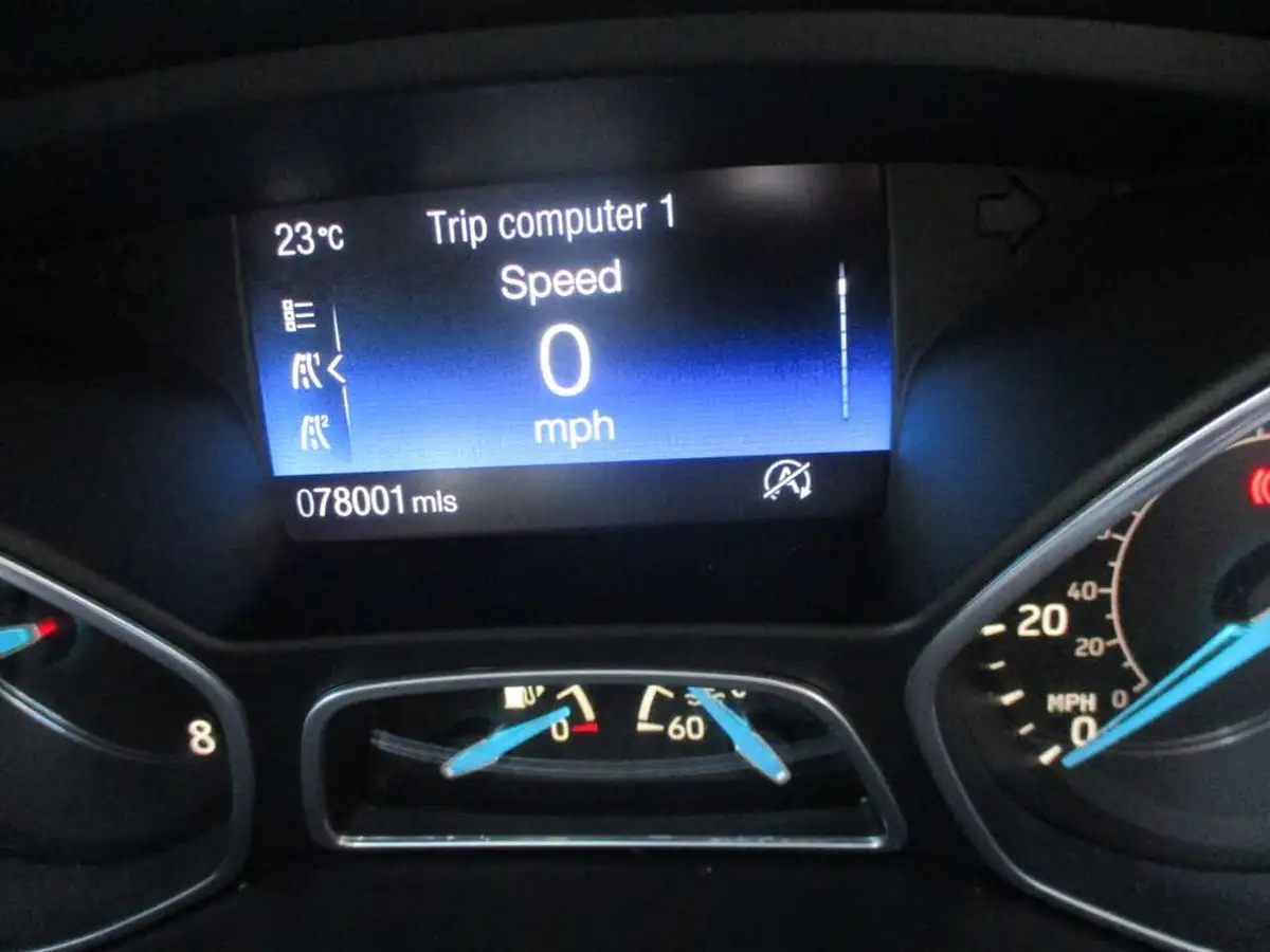 2015-ford-focus-15-titanium-hatchback-big-54