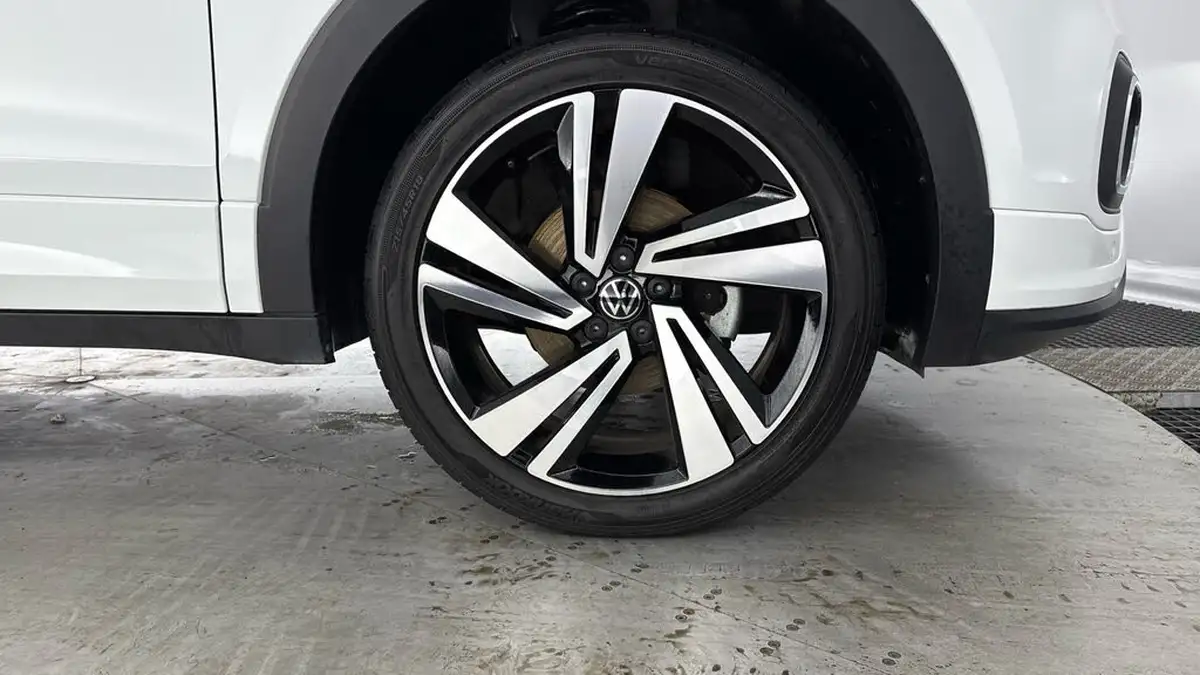 2023-volkswagen-t-cross-10-tsi-r-line-dsg-big-33