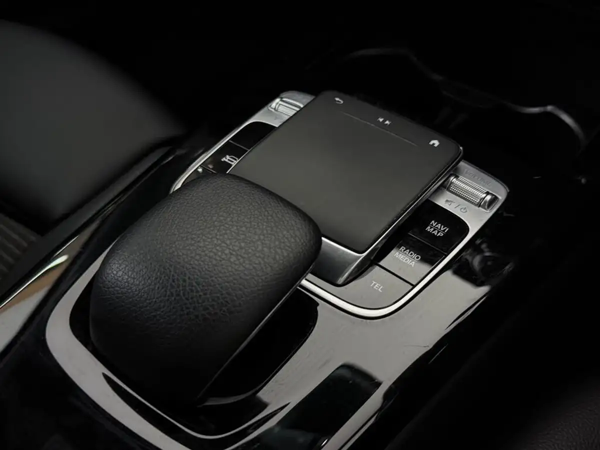 2020-mercedes-benz-a-class-13-a200-sport-hatchback-5d-7g-dct-big-35