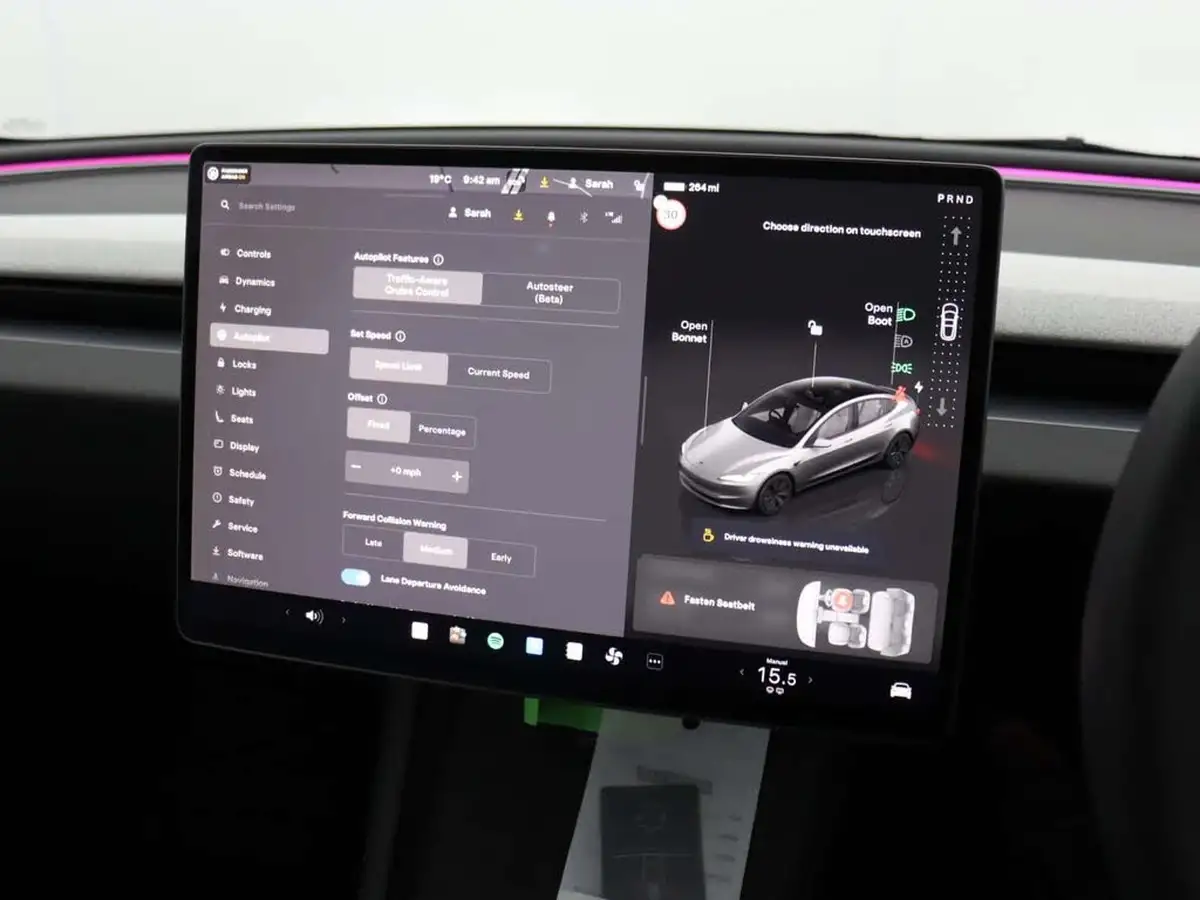 2024-tesla-model-3-e-rwd-big-34