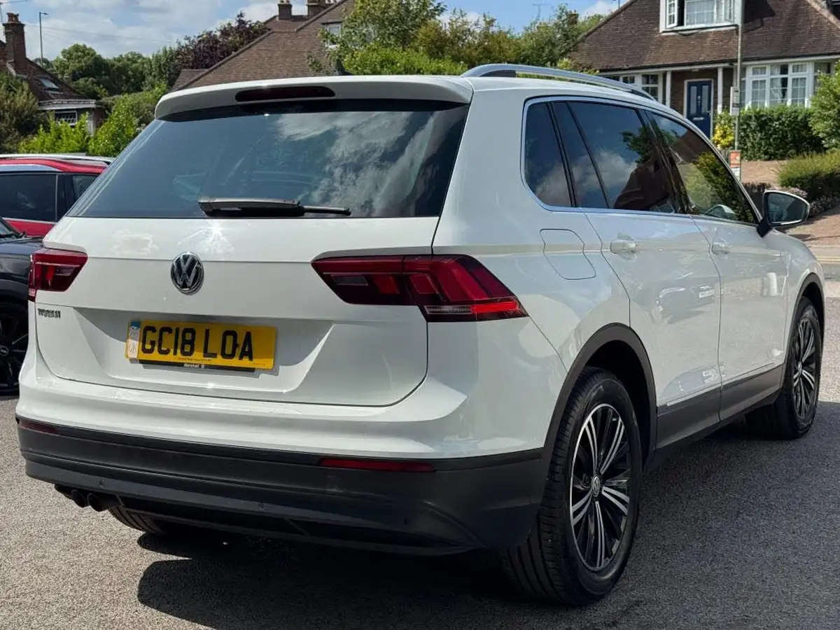 2018-volkswagen-tiguan-20tdi-se-navigation-150ps-ss-dsg-big-3